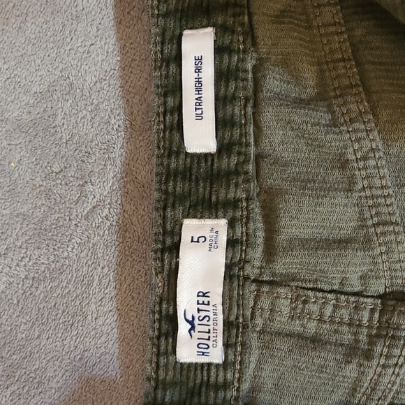 Hollister Green Mini Skirt - Picture 5 of 7